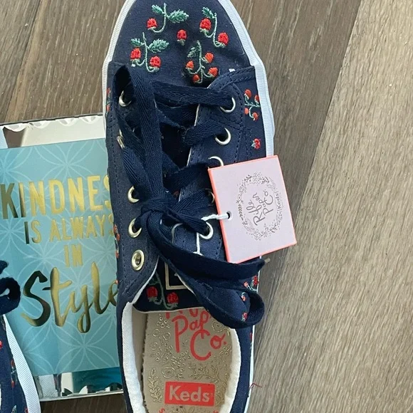 Keds Rifle Company Crew Kick Strawberry Embroidered Sneaker - Picture 4 of 11